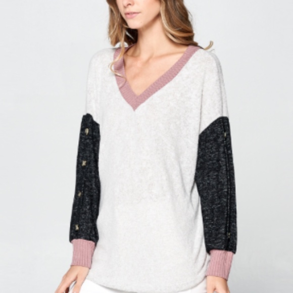 NWT Hummingbird Boho V-Neck Grey Pullover Sweater - Picture 1 of 7